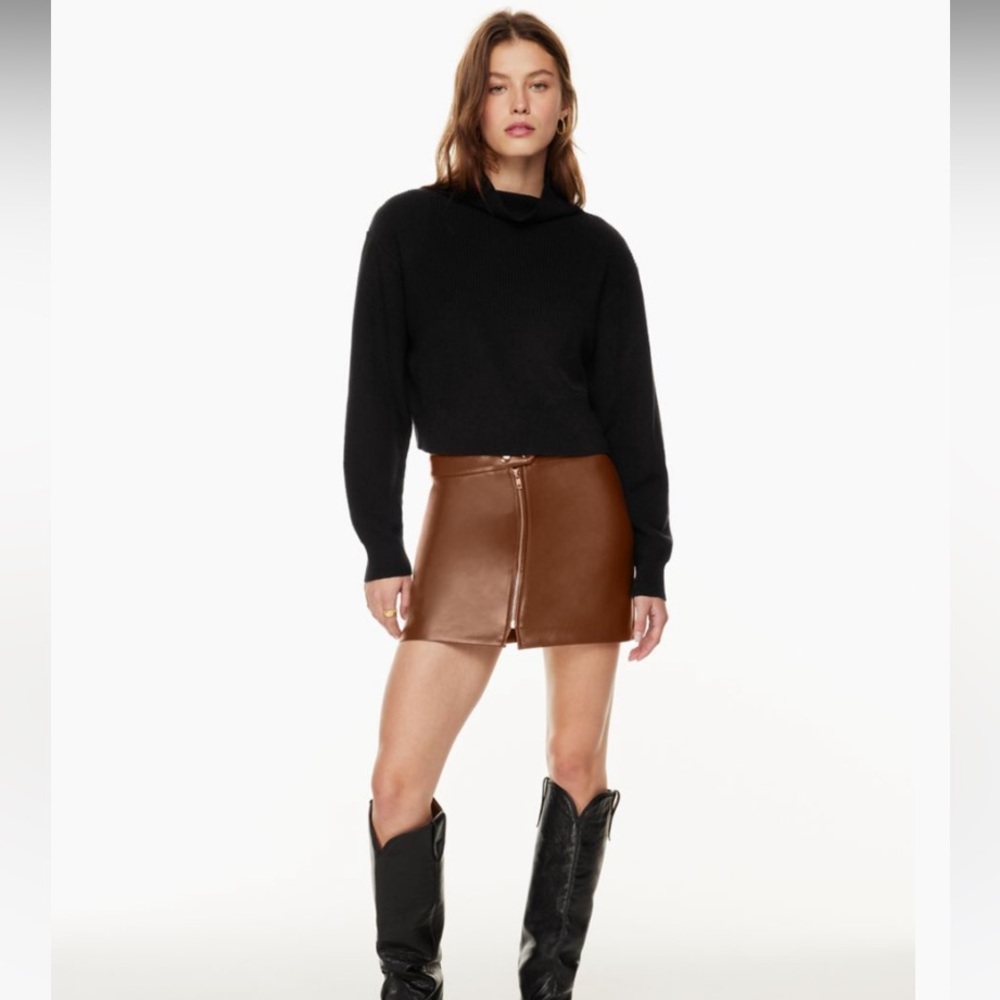 Montpellier Waist Turtleneck